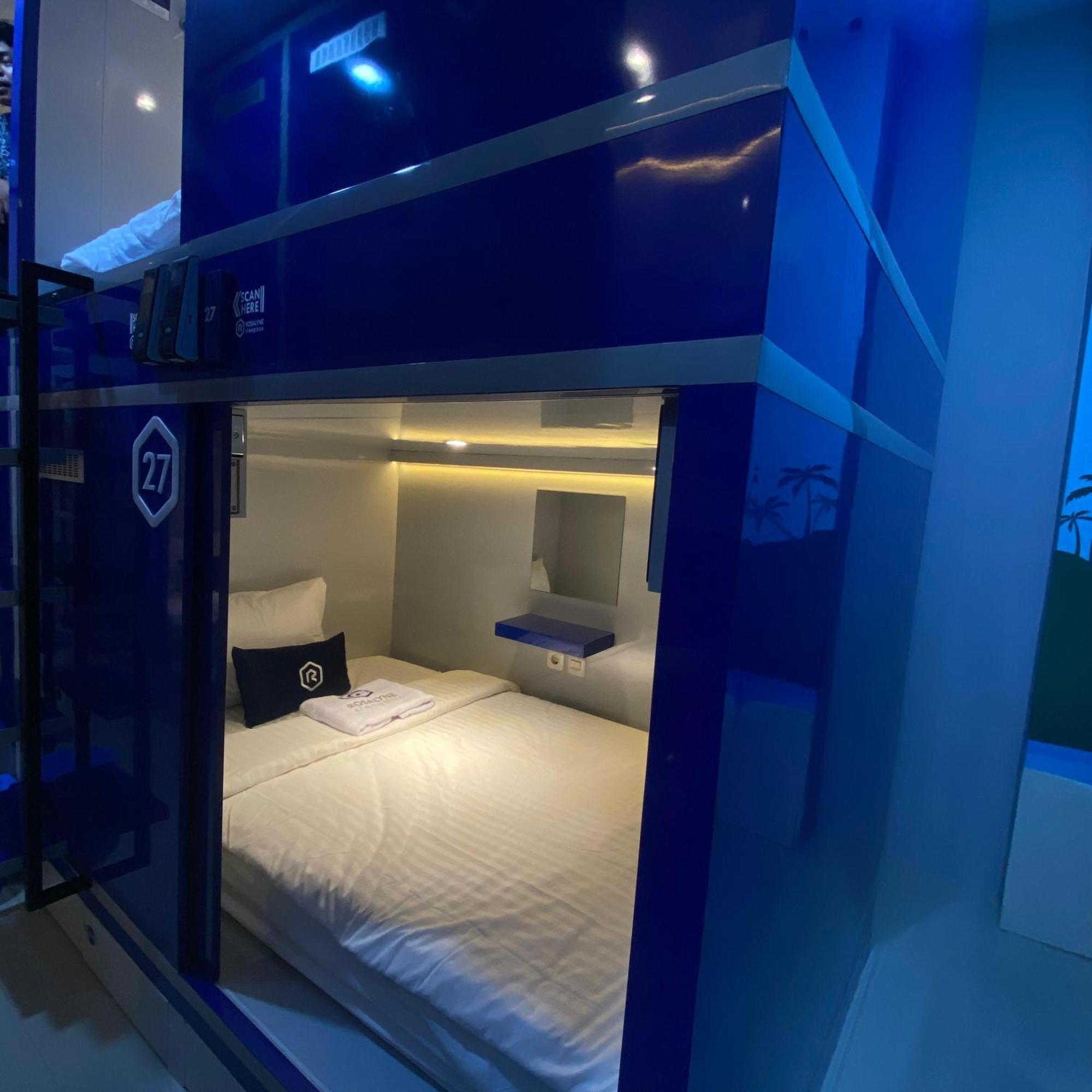 Hotel Rosalyne Sleepbox Malioboro 3 à Yogyakarta Extérieur photo