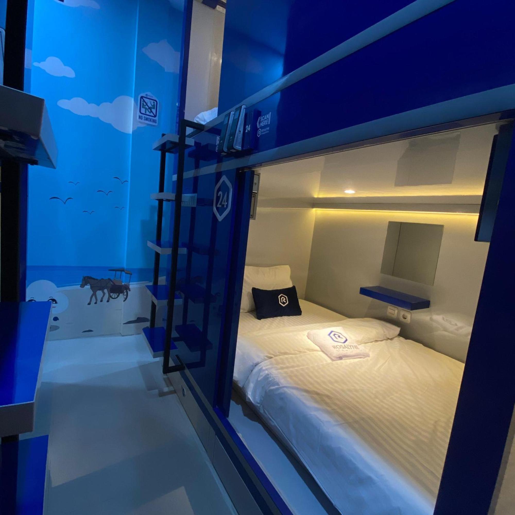 Hotel Rosalyne Sleepbox Malioboro 3 à Yogyakarta Extérieur photo