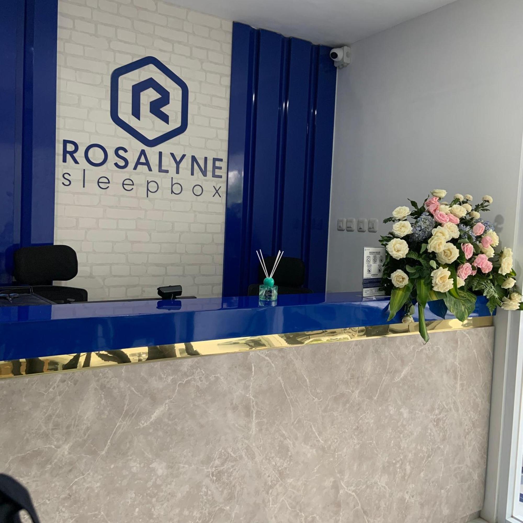 Hotel Rosalyne Sleepbox Malioboro 3 à Yogyakarta Extérieur photo